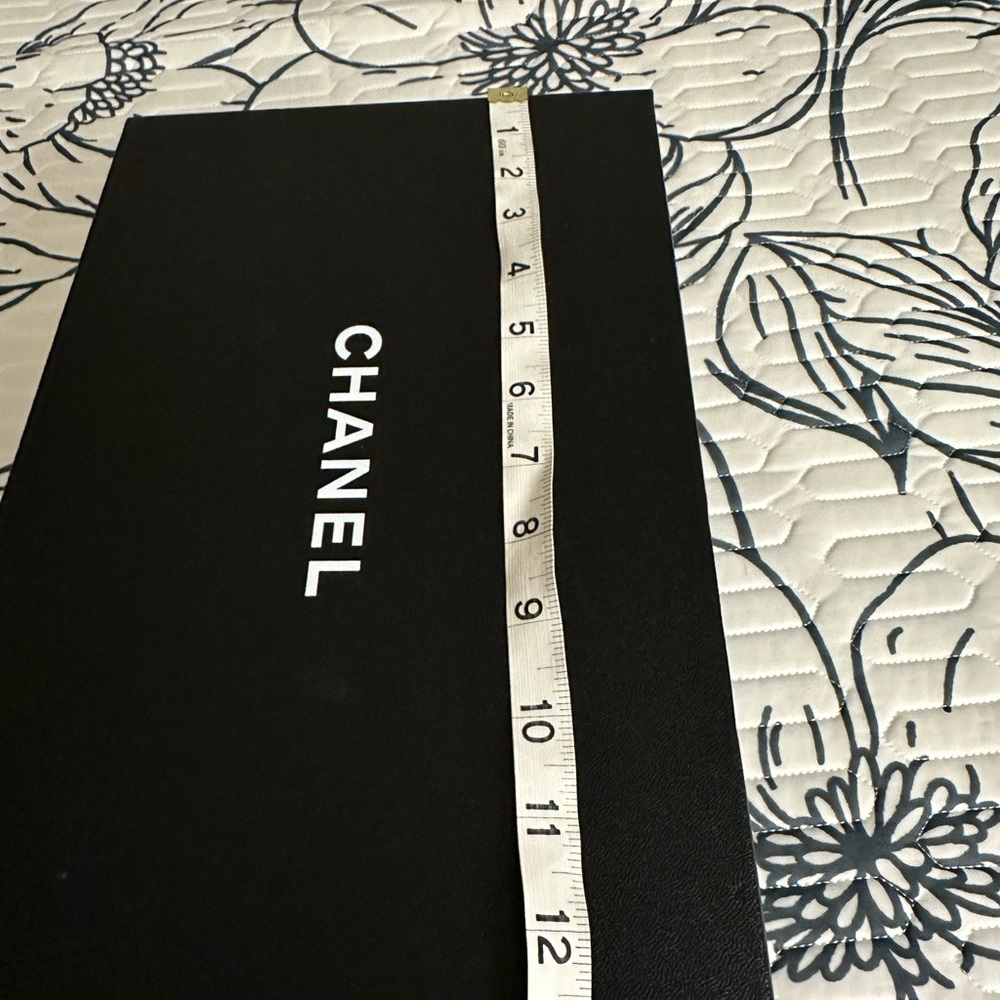 Used - Picture 4 of 6